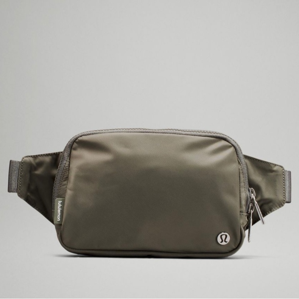 NWT Lululemon Everywhere Belt Bag 2L grey sage